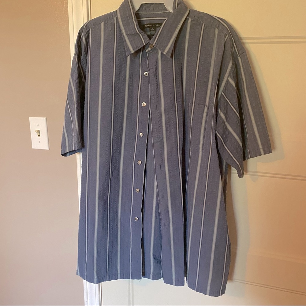 Van Heusen Casual Button Down Short Sleeve XL ;